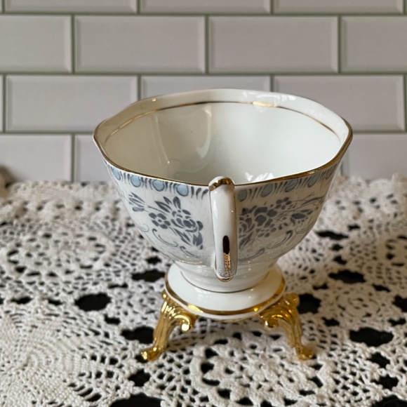 Vintage Royal Albert England Bone China Tea Cup ans Saucer Damask 2693 - Picture 10 of 13